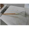 Image 8 : Galvanized Wash Tub , Camping Potato Masher 