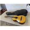 Image 1 : Suzuki No6 Acoustic Guitar with Case 