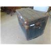 Image 2 : Trunk 24'' x 21'' x 38'' 