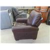 Image 2 : Leather/Leather Style Recliner 