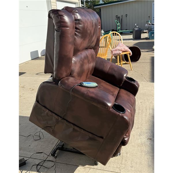 LIFT CHAIR! WORKS! WITH MASSAGE AND HEAT!