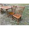 Image 5 : DINING TABLE WITH FOUR CHAIRS AND TWO LEAVES