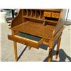 Image 3 : PETITE ROLL-TOP DESK - SUPER CUTE