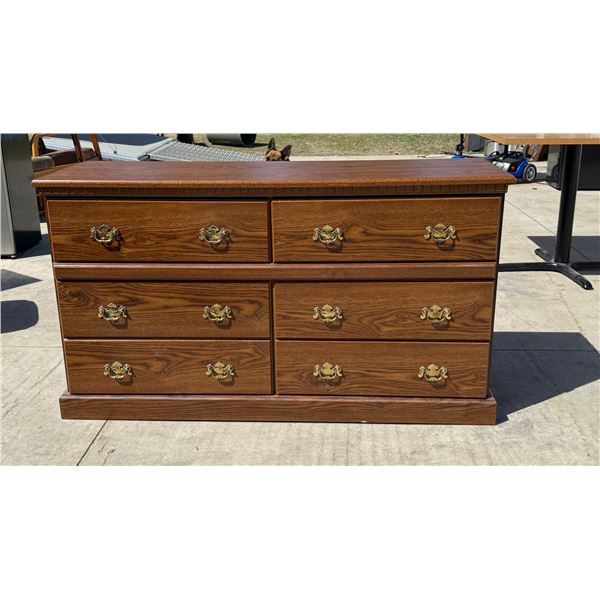 DRESSER - SIX DRAWERS