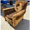 Image 3 : VINTAGE VELVET ARMCHAIR WITH WOOD TRIM