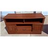 Image 10 : TV STAND OR DISPLAY CABINET