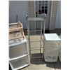 Image 4 : LOT OF PLASTIC STORAGE BINS AND A METAL SHELF
