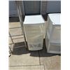 Image 5 : LOT OF PLASTIC STORAGE BINS AND A METAL SHELF