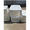Image 6 : LOT OF PLASTIC STORAGE BINS AND A METAL SHELF