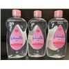 Image 1 : 3 Bottles of Johnson's Baby Oil - 591ml - New Sealed