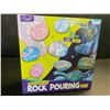 Image 2 : 1 Laoese 2-in-1 Rock Painting Art Kit - Glow In The Dark Rock Painting/Arts & Crafts Kit - New