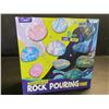 Image 2 : 1 Laoese 2-in-1 Rock Painting Art Kit - Glow In The Dark Rock Painting/Arts & Crafts Kit - New