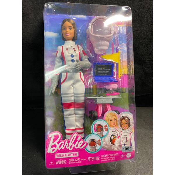 1 Barbie Astronaut Toy Doll Set - New