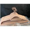 Image 2 : 30PC Velvet Light-Pink Coat Hangers for Clothing - New
