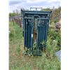 Image 2 : Hi-Hog Cattle Squeezer (8' x 4') w/Palpation Cage (3' x 4')