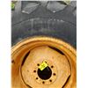 Image 2 : (2) 18.4 - 26 410 Massey-Ferguson Combine Rims/Tires