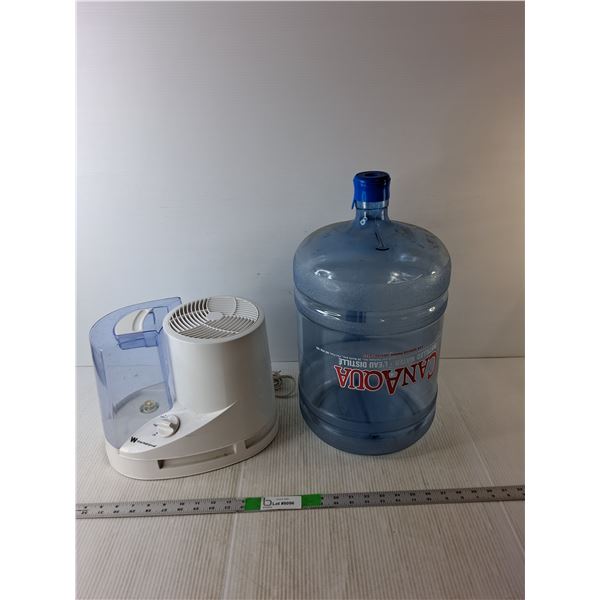 5 Gallon Water Jug, White Westinghouse Humidifer- Powers On