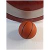 Image 2 : Captain America Shield and Miniature Basketball