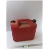 Image 1 : 5 Gallon Gas Can