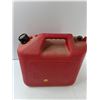 Image 4 : 5 Gallon Gas Can