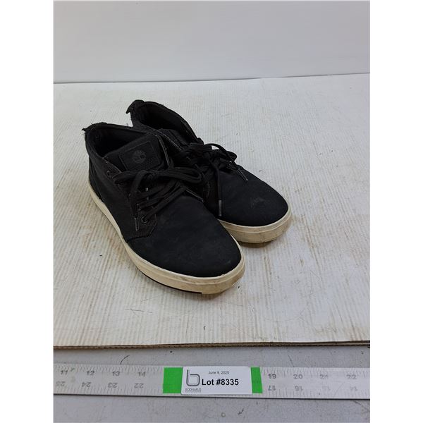 Timberland Shoes (size 8)