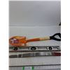 Image 1 : Mini Garden Spade, 24" Level, Misc