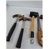 Image 4 : Hammers, Saws