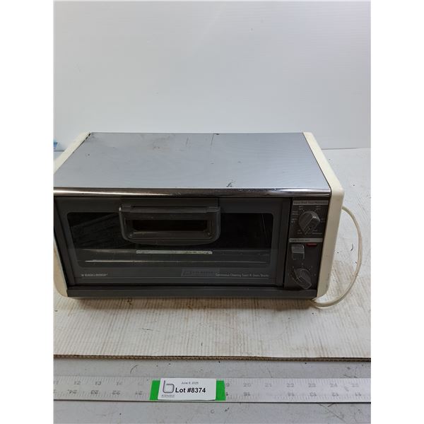 Black & Decker Toaster Oven (not Tested )