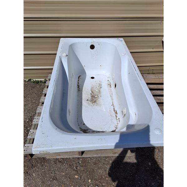 ** Fibreglass Bathtub (32"×5ft×22")-Cannot Ship