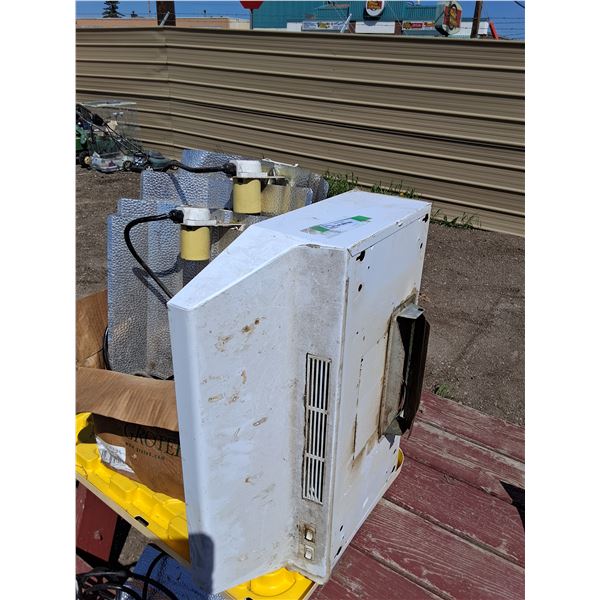**Kitchen Overhead Fan and Metal Panel Grow Lights-Cannot Ship