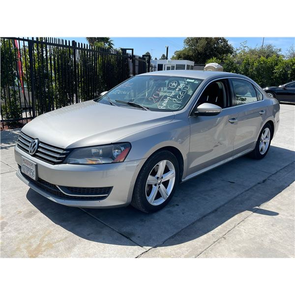 VOLK PASSAT 2012 T