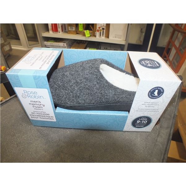 3 Pairs Of Men's Slippers