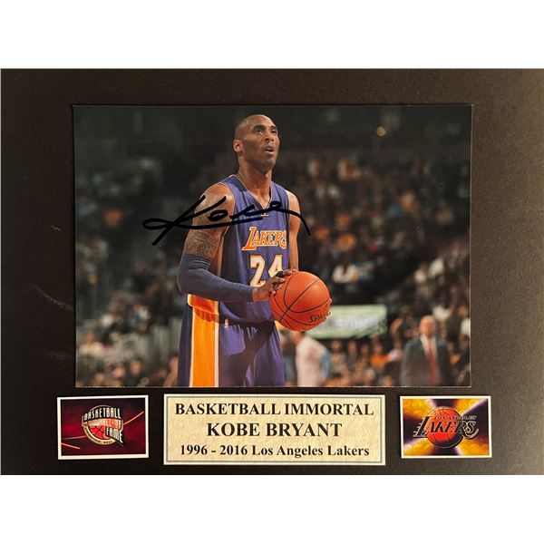 LA Lakers Kobe Bryant signed photo