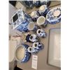 Image 2 : Blue & White decor A