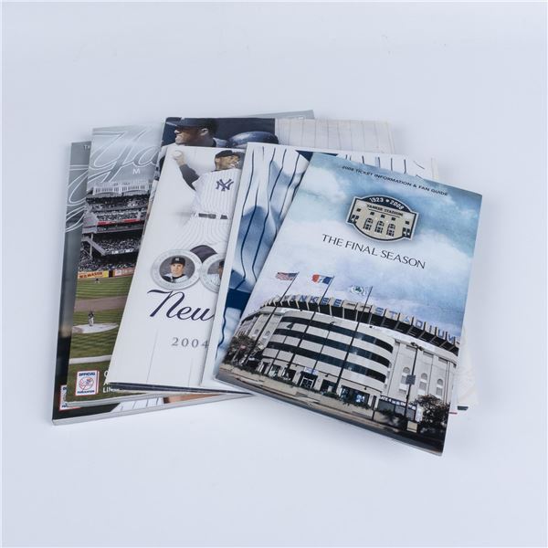 6pc NY Yankees Collectible Magazine & amp; Print Grouping