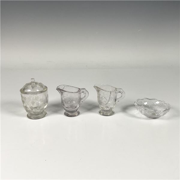 4pc Glass Children's Tableware with Vine Pattern