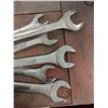 Image 3 : (6) Large Wrenches (connected by wire) (Good condition)