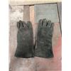 Image 4 : Lot of welding items (Mask Gloves, welding power source)