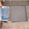 Image 1 : Floor mats and plexi glass