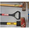 Image 2 : 2 sledge hammers and shovel
