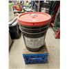Image 1 : 20L Pail Of Solvent 1/4 Fluid Left
