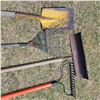 Image 3 : lot of hand tools, shovels and rakes