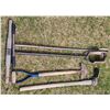 Image 1 : augers, grub hoe and edgers