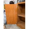 Image 2 : Oak Cabinet, 2 shelf Good condition (50"x48")
