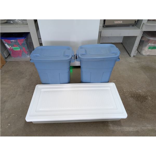 (3) Tupperware Boxes