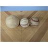 Image 3 : (2) Vintage Baseball Gloves (1) Hardly Used w/ (3) Baseballs