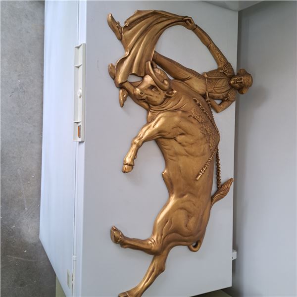 Plastic bull gold color decoration