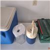 Image 2 : cooler, lunch box and water filter