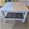 Image 2 : Shop table 4Ft by 4Ft