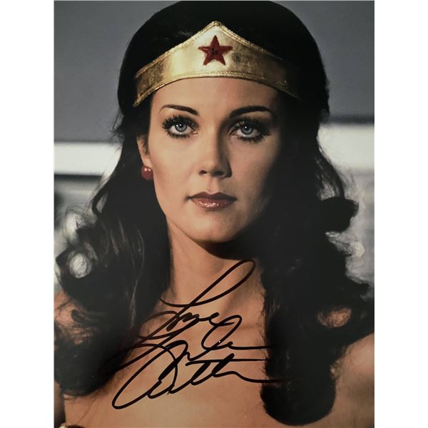 Wonder Woman Lynda Carter signed photo